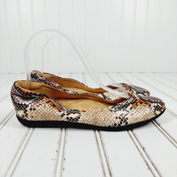 NEW Naturalizer Women's Vivienne Snakeskin Slip On Casual Comfy Flats M81 - Picture 5 of 9